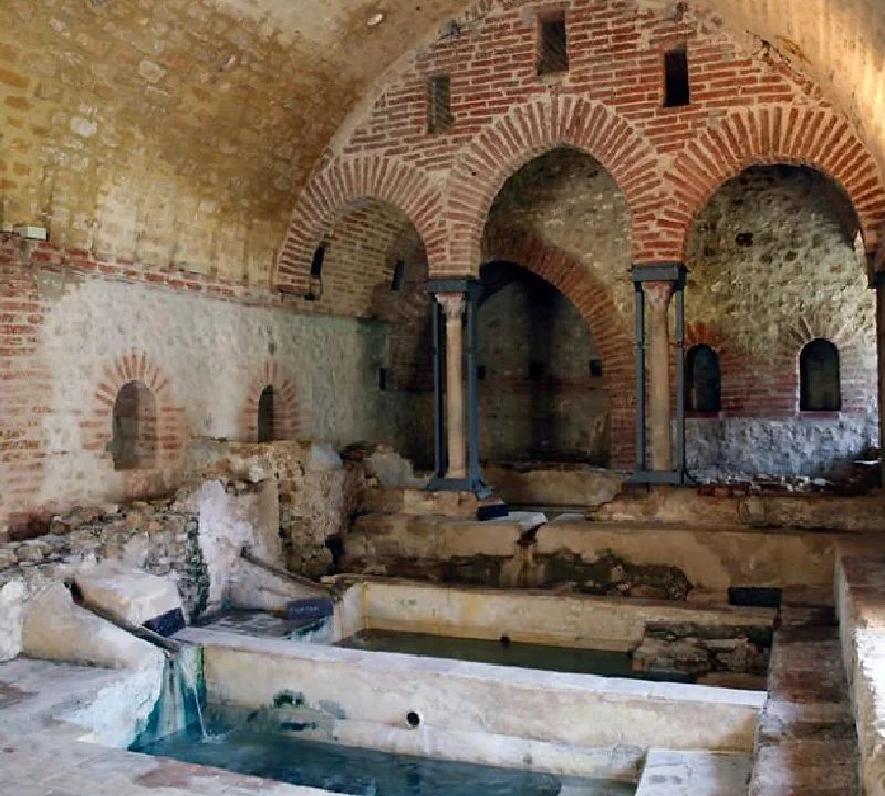 I BAGNI TERMALI DA “MILLE E UNA NOTTE” A CEFALÀ DIANA